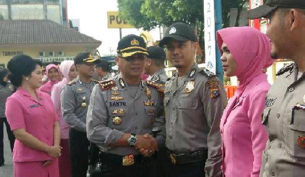 Polresta Pekanbaru Pimpin Upacara Kenaikan Pangkat