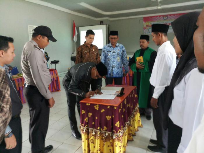 Lantik 14 Anggota PPL, Ini Pesan Ketua Panwascam Rangsang