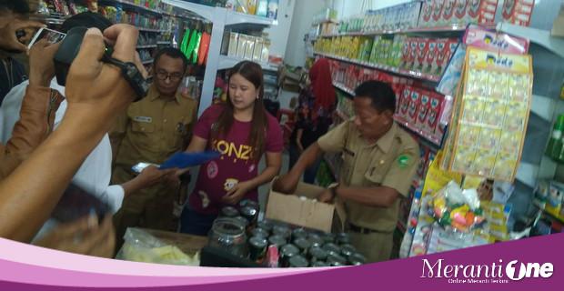 Bupati Irwan Geram, Produk Sarden 'Bercacing' Kenapa Sampai Beredar ke Meranti