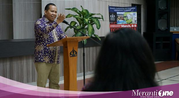 Jadi Pembicara di Sekolah Tinggi Pariwisata Trisakti, Bupati Perkenalkan Sagu Meranti
