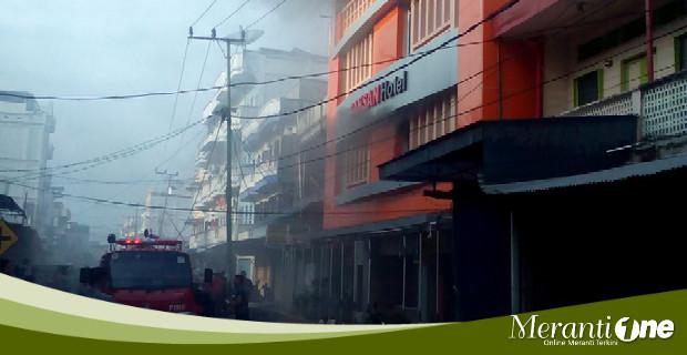 Diduga Korsleting Listrik, Hotel Sansan Selatpanjang Terbakar