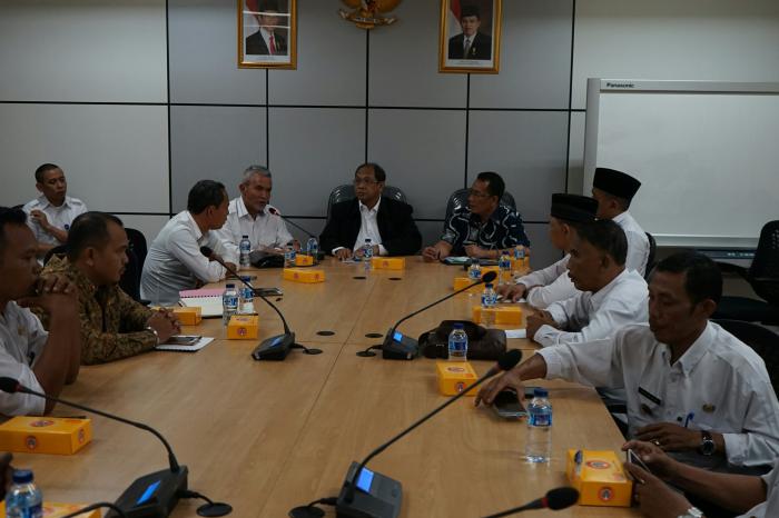 Wakil Bupati, Ketua DPRD dan Kepala Desa di Meranti Curhat ke Kementerian PUPR dan PDT RI