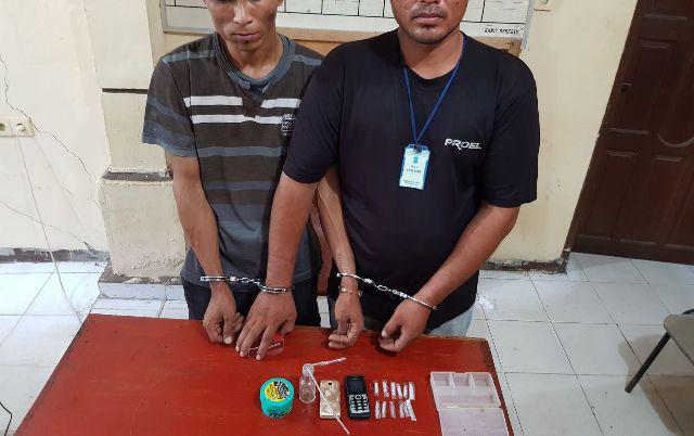 Polsek Dumai Amankan Dua Pria Lagi Nyabu di Bedeng Batu Bata 