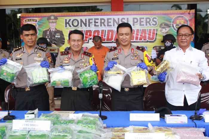 Kapolda Riau Rilis Pengungkapan Narkotika Jenis Shabu dan Ekstasi