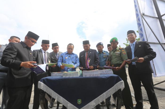 Bupati Meranti Lounching Gerakan Nasional Orang Tua Membaca Buku