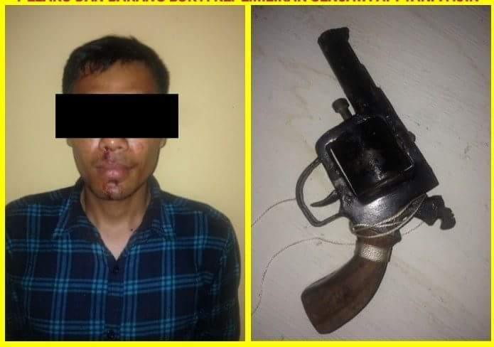 Macam Cowboy, Pria di Rohul Ini Bawa Pistol Ditengah Orang Banyak