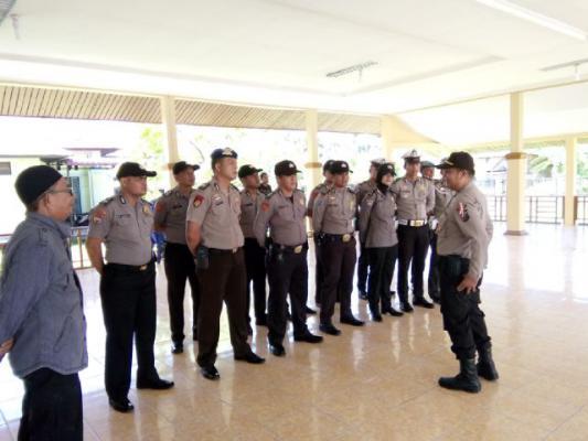 Puluhan Polisi Kawal Kantor Camat Bengkalis, Ini yang terjadi..