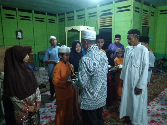 Wabup Said Hasyim Buka Puasa Bersama Masyarakat Desa Tanjung Peranap