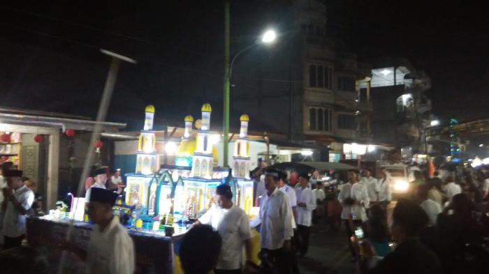 Ribuan Warga Tumpah Ruah Ikuti Pawai Idul Fitri 1439 H di Selatpanjang