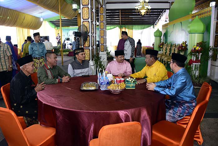 Intip Kunjungan Bupati Amril saat Menghadiri Open House di Kediaman Plt Gubri
