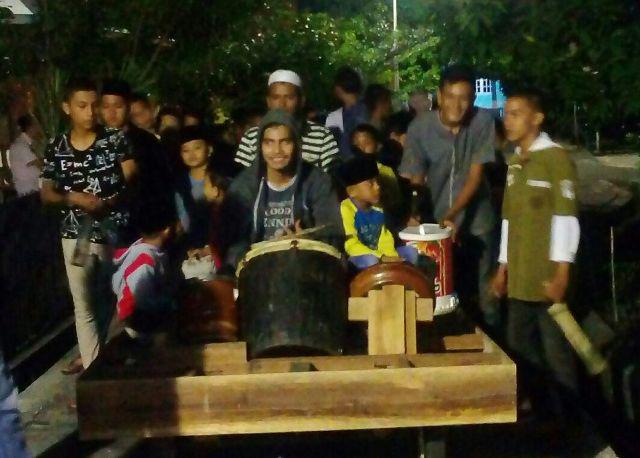 Ikuti Pawai Malam Takbiran, Pemuda Jalan Amor Sibuk Mempersiapkan Perlengkapan