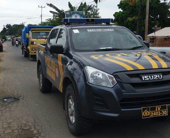 Polisi Kawal Pendistribusian Logistik Pilgubri 2018