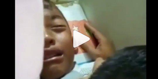 Lucu! Saat Disunat Bocah Ini Berpesan 'Hati-hati ya, Burungku Mahal, dan Gak ada yang Jual'