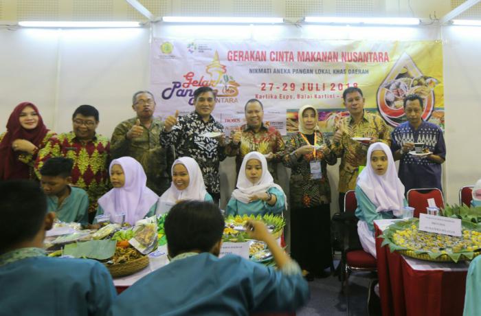 Irwan Saran ke Pemerintah Pusat Masukan Sagu Jadi Komoditi Pangan Strategis Nasional