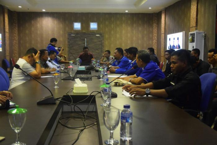 Tak Mau Dimutasi, Karyawan PT NSP Ngadu ke DPRD Meranti