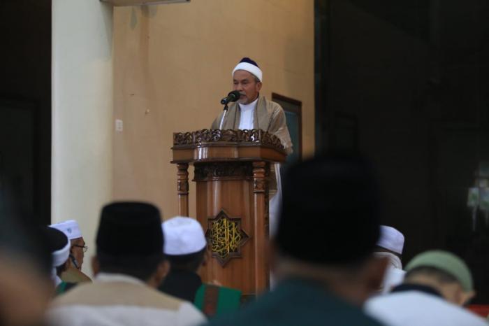 Bersama Warga, Wabup Sholat Ied di Masjid Darul Ulum Selatpanjang