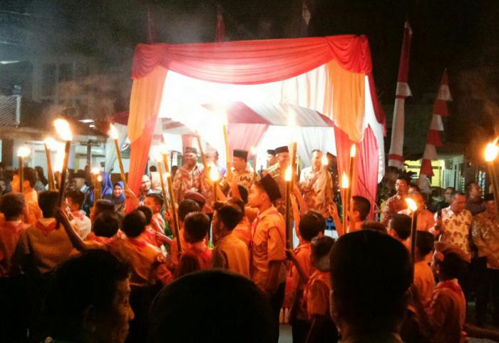 Ribuan Peserta Ikuti Pawai Obor Sambut HUT RI ke-73 di Selatpanjang