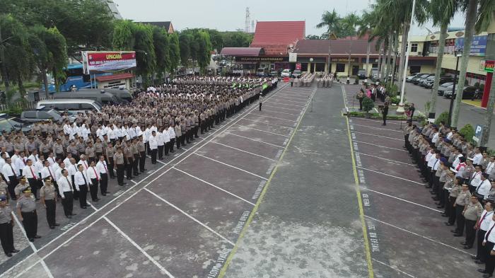 Kapolda Riau Pimpin Upacara Hari Jadi Polwan