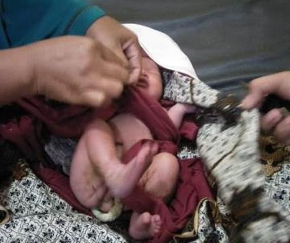 Temuan Bayi Gegerkan Warga Siak Kecil