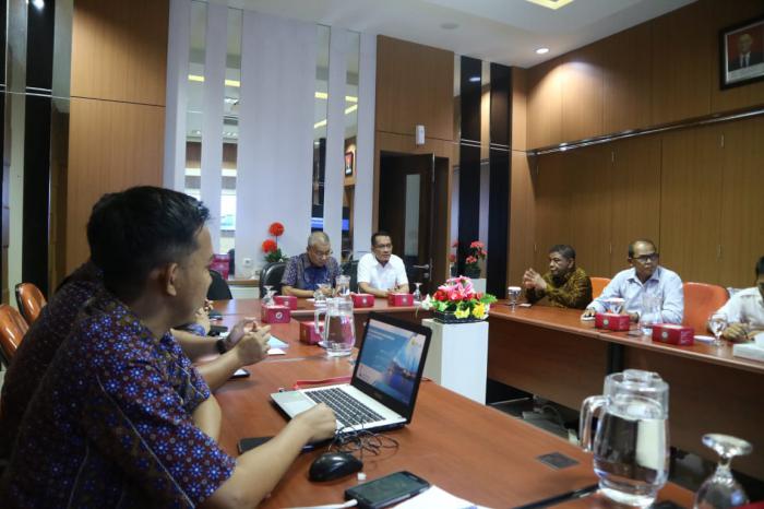 Kunjungi Kantor PLN Wilayah Riau dan Kepri, Ketua DPRD Meranti Minta Tanjung Samak Dialiri Listrik 24 Jam