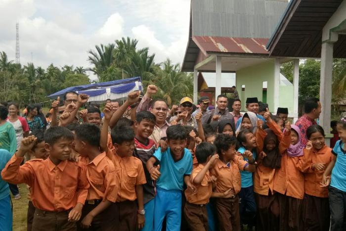 Bupati Lakukan Peletakan Batu Pertama Mushola Al-Munawaroh Desa Sokop