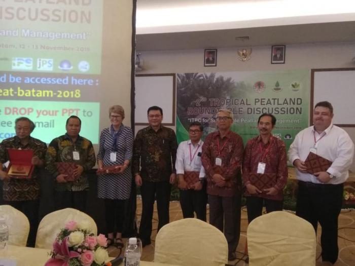 Bupati Meranti Jadi Pembicara pada Tropical Peatland Roundtable Discussion