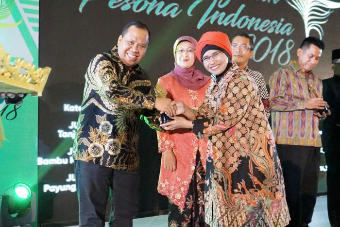 Festival Perang Air Meranti Pemenang I Kategori Wisata Terpopuler