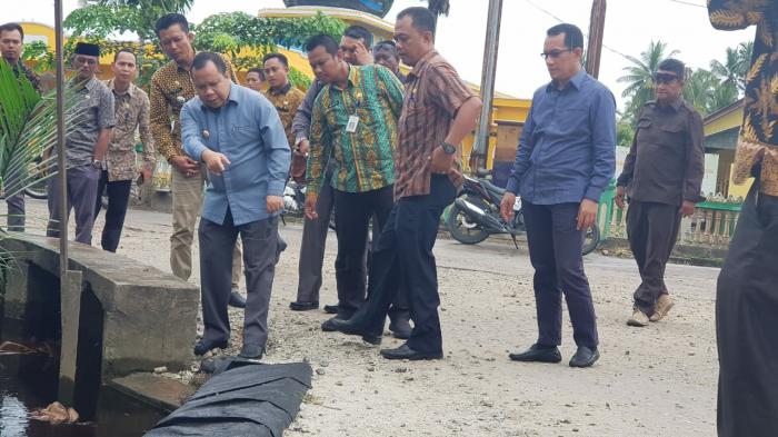 Pastikan Pembangunan Infrastruktur Berjalan Baik, Bupati Monev di Rangsang