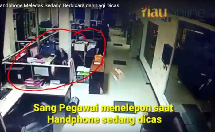 Lagi Dicas, Honor Diskominfotik Kaget Handphonya Meledak