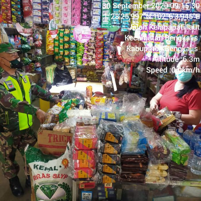 Serka Yanuswar Hermana bersama Serda Sitorus Lakukan Ini di Pasar Terubuk?