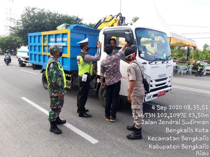 Serda Armansyah Terus Imbau Penggendara Gunakan Masker