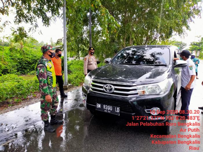 Serda Andi C Kesuma Terus Menggalakan Protokol Kesehatan Bagi Penumpang Roro Bengkalis.