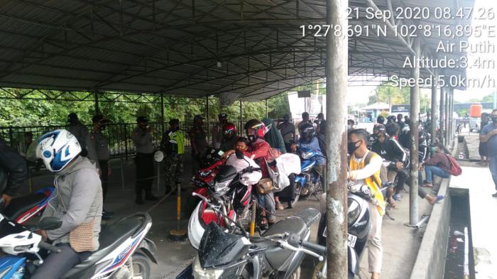 Operasi Bantuan Kemanusiaan Penanganan Covid-19 dilaksanakan di Pelabuhan Roro Bengkalis