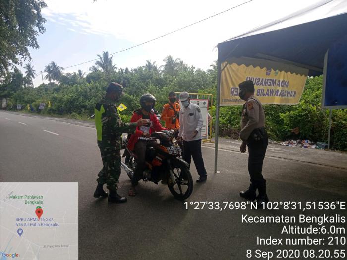 Serda Amroni Terus Sosialisasikan Aturan Protokol Kesehatan di Roro Bengkalis 