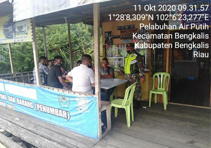 Pelda Rudi Terus Menerapkan Protokol Kesehatan di Pelabuhan Roro Bengkalis