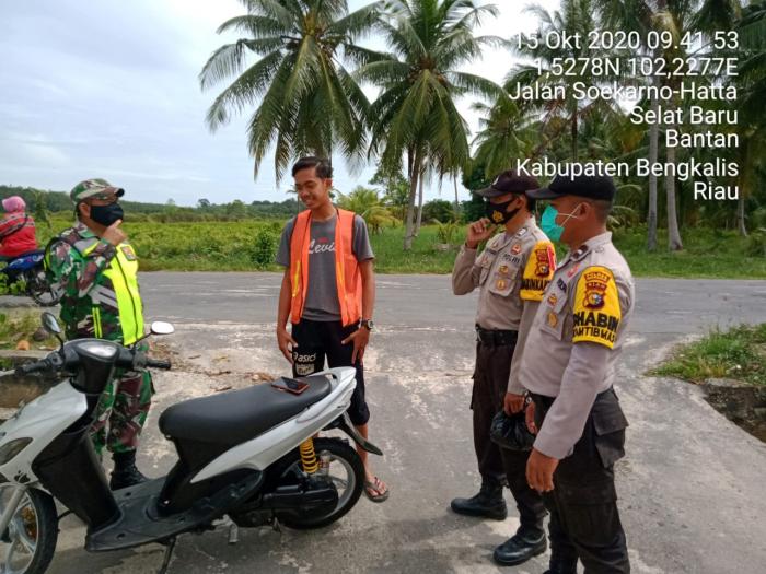 Serda Armansyah Kembali Menerapkan Protokol Kesehatan kepada Masyarakat Desa Selatbaru