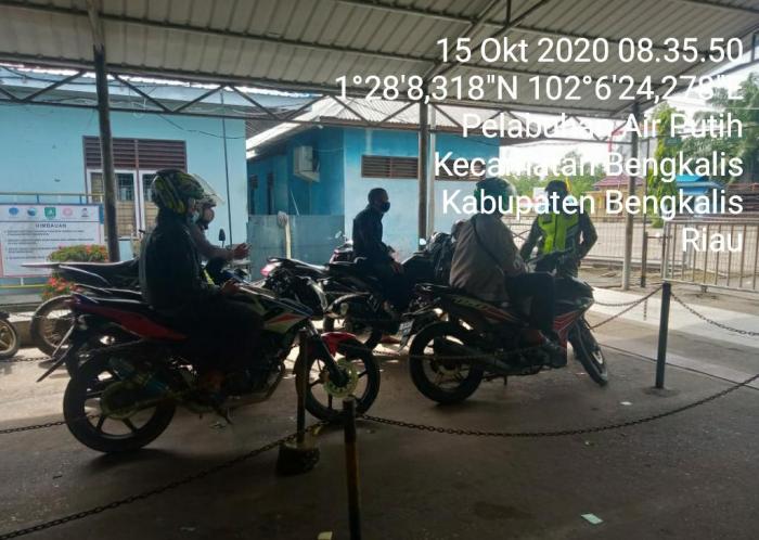 Pelda Rudi Terus Ingatkan Pengguna Penyeberangan Roro Bengkalis Tentang Protokol Kesehatan