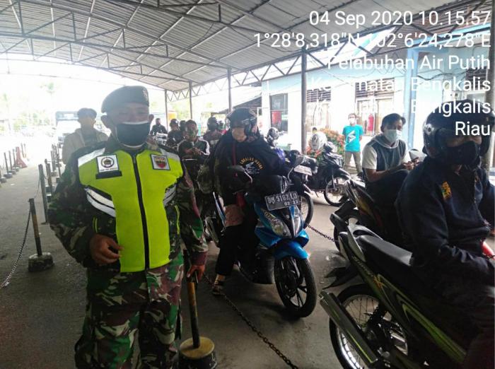 Pelda Rudi terus Melakukan Patroli Bersama di Pelabuhan Roro Air Putih