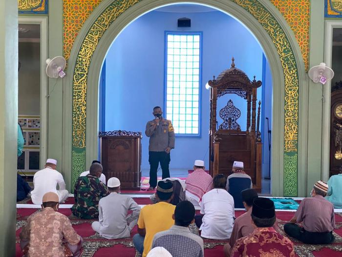 Pererat Silaturahmi dan Jaga Kamtibmas Kondusif, Kapolres Meranti Jumat Keliling di Masjid Al-falah