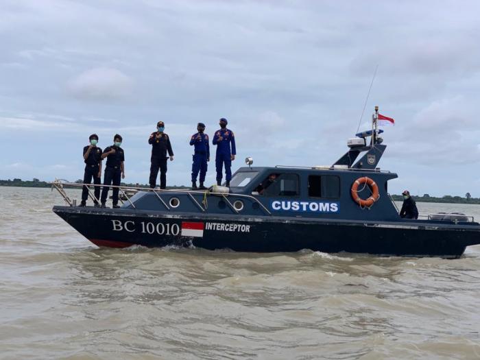 Patroli Bersama, Satpolair dan Bea Cukai Susuri Pelabuhan Tikus