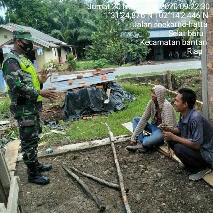 Di Kecamatan Bantan, TNI  Terus Menggalakkan Patroli Prokes Guna Memutus Peyebaran Covid 19