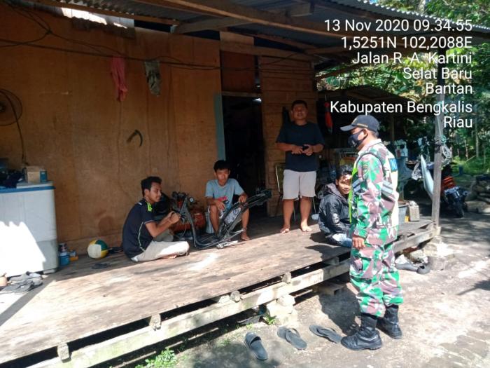Patroli Protokol Kesehatan di Kecamatan Bantan Terus Dilakukan Personel Koramil 01/Bengkalis.
