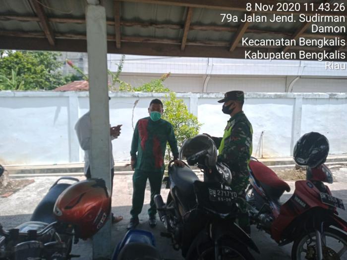 Rutin, Tim Gabungan Mandiri Menerapkan Protokol Kesehatan di Masjid Istiqomah