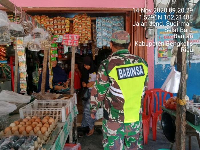 Personel Koramil 01/Bengkalis Imbau Pedagang dan Pengunjung Pasar Terubuk, Ada Apa?