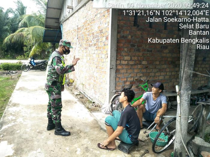 Personel Koramil 01/Bengkalis Rutin Patroli Protokol Kesehatan