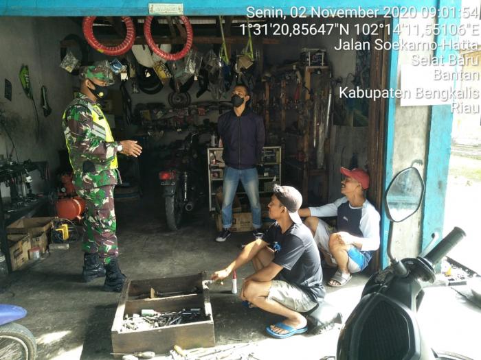 Personel Koramil 01/Bengkalis Imbau Masyarakat Akan Pentingnya Protokol Kesehatan