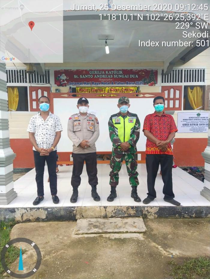 Personil Koramil 01/ Bengkalis dan Babinkamtibmas Beri Pengamanan di Gereja Katolik 