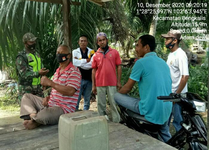 Patroli Prokes Masih Dilakukan Personel Koramil 01/Bengkalis di Taman Andam Dewi