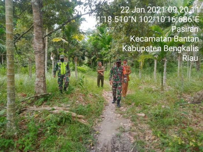 Babinsa Koramil 01/Bengkalis Lakukan Patroli  dan Sosialisasi di Kecamatan Bantan 