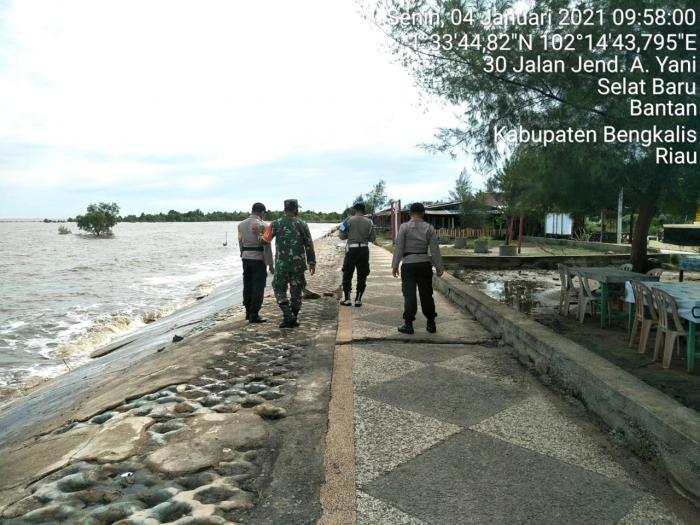 Personil Koramil 01/Bengkalis Lakukan Gakplin Prokes Covid 19 di Kecamatan Bantan